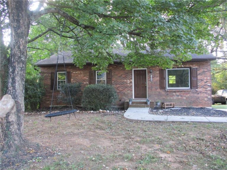 7638 Pine Street Rural Hall NC 27045
