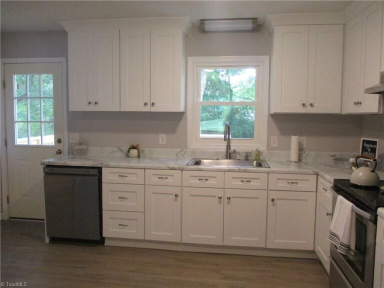 7638 Pine Street Rural Hall NC 27045