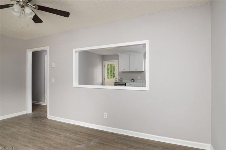 7638 Pine Street Rural Hall – photo 4