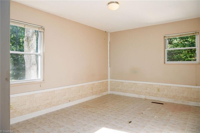 576 Brentwood Road Winston Salem NC 27107