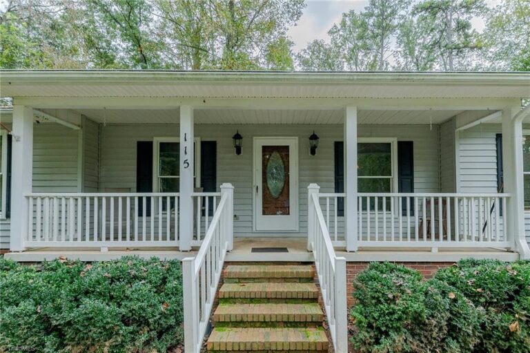 115 Pinewood Drive Salisbury – photo 3