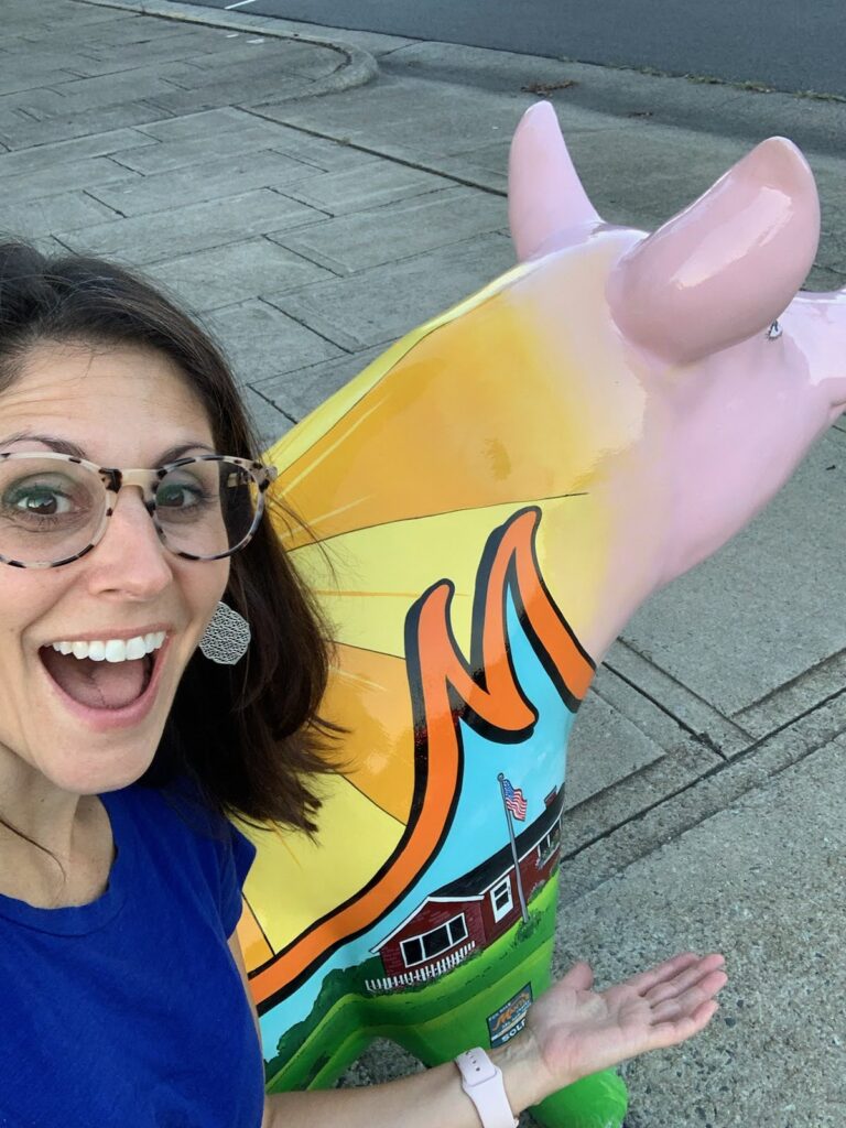 snoop-hoggy-hog-mantle-realty-lexington-pigs-in-the-city