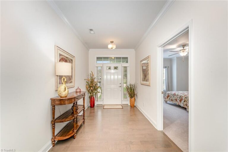 1601 Suzanne Lane Lexington – photo 4