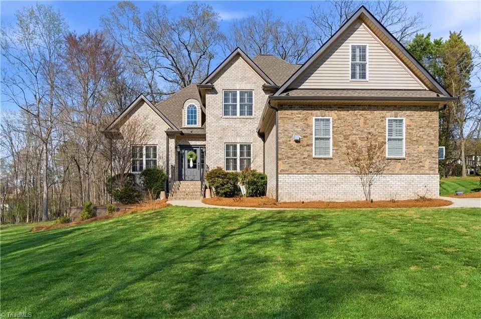 Rural neighborhood homes in Davie County North Carolina