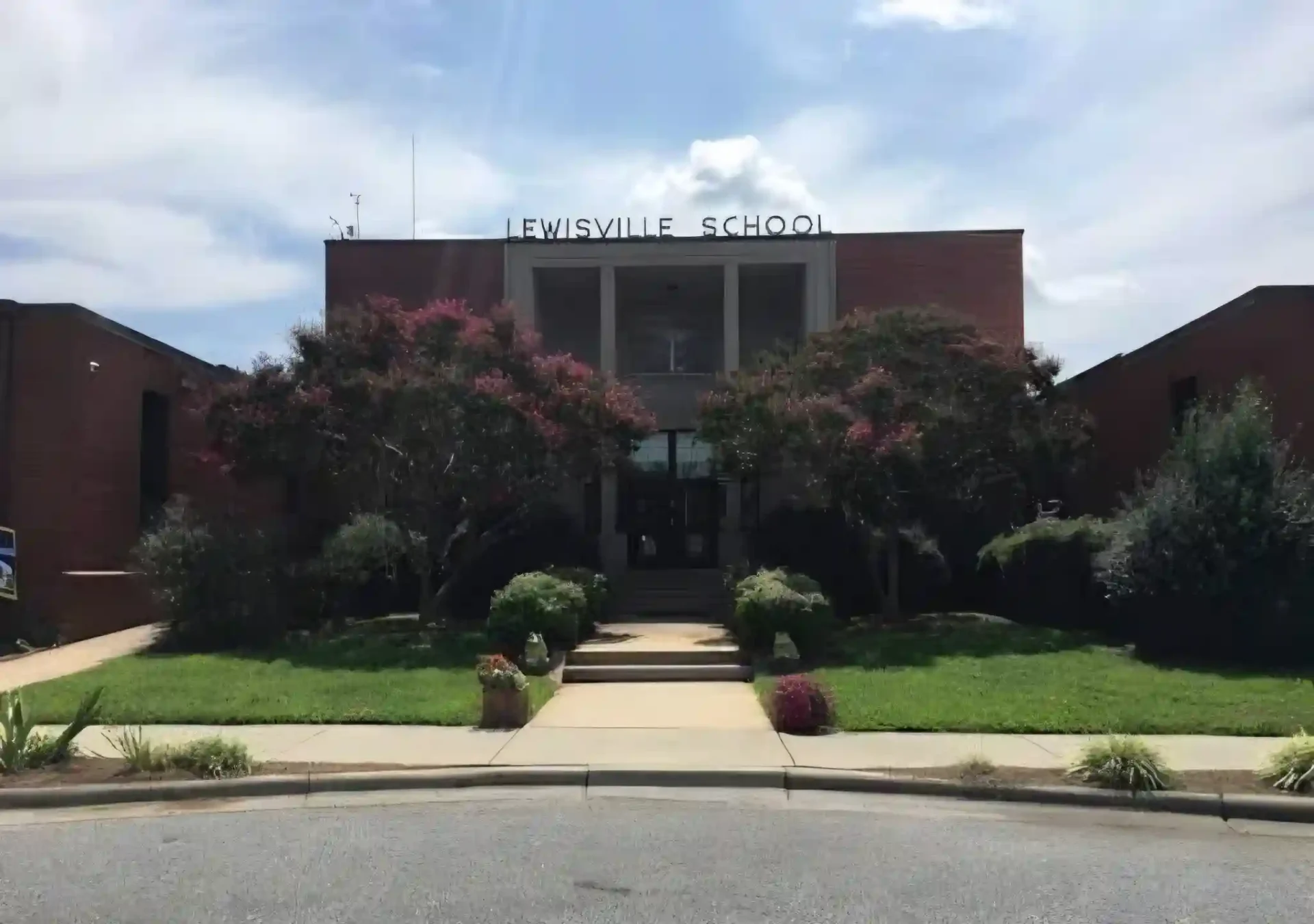Lewisville Elementary School in Forsyth County North Carolina