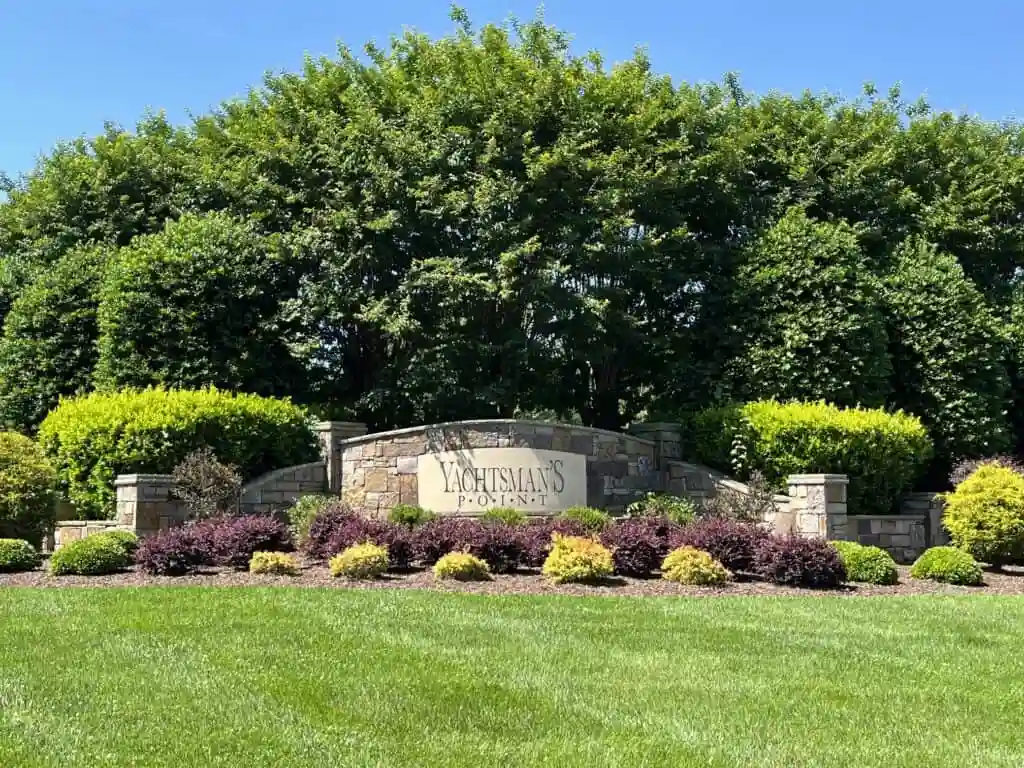 Yachtsmans Point homes near High Rock Lake Davidson County