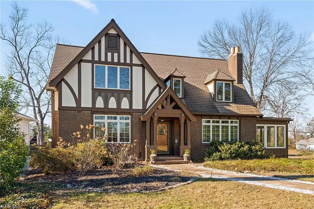 Subdivision street in High Point North Carolina