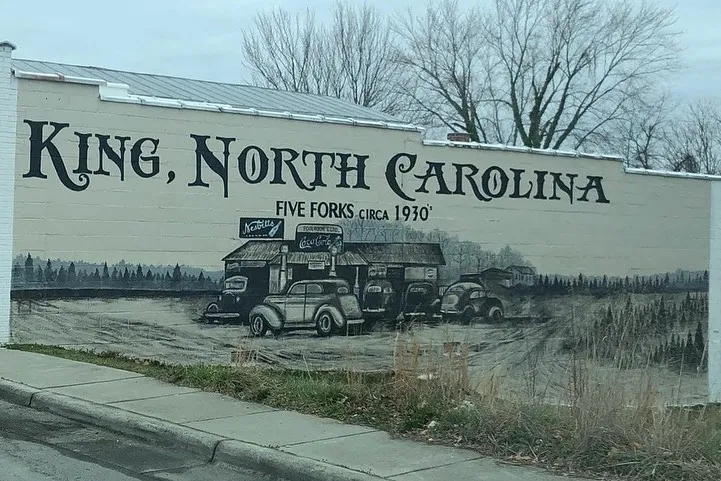 King North Carolina town sign and community setting
