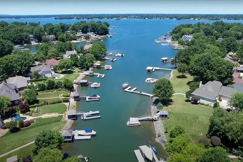 Lake Norman community neighborhood with shared access