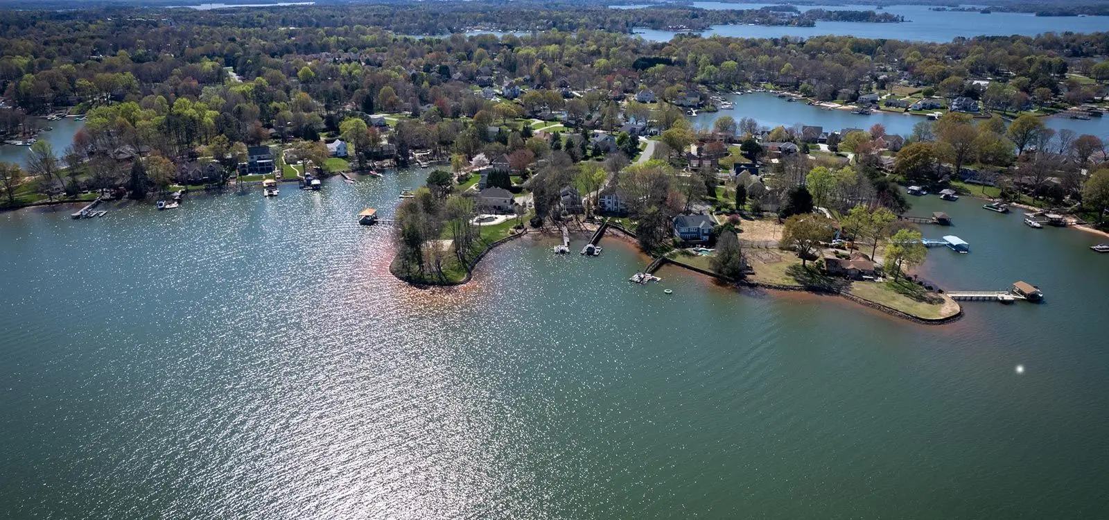 Lake Norman waterfront homes near Mecklenburg and Iredell County searches