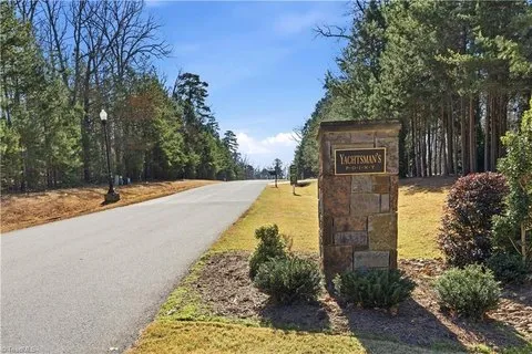 Southmont neighborhood street view