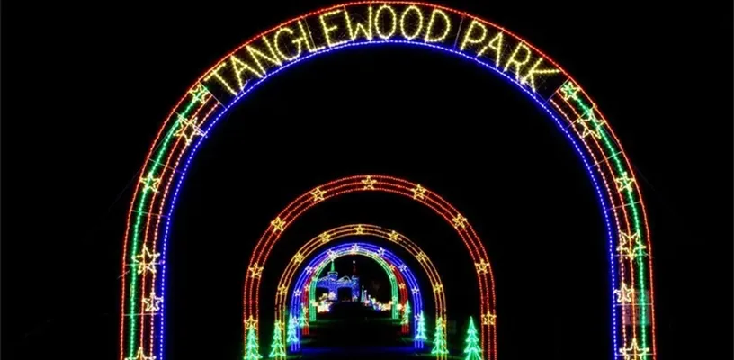 Tanglewood Christmas lights entrance sign