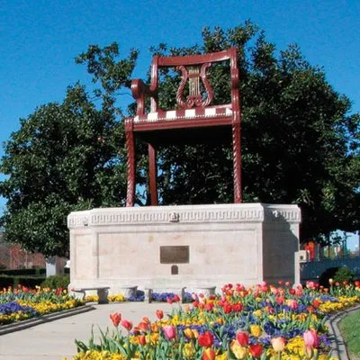 Thomasville NC Big Chair landmark downtown
