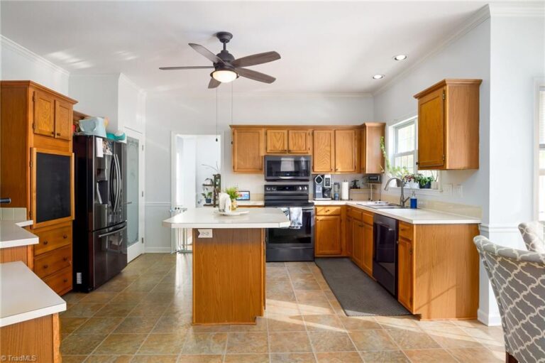 3905 Fairstone Place High Point – photo 12