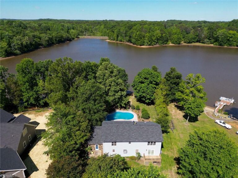 540 Waters Road Salisbury – photo 3