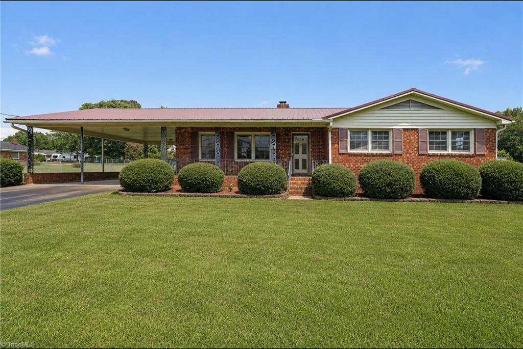 136 Beckford Drive Lexington – photo 1