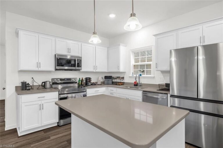 828 Sagemount Street Jamestown – photo 5