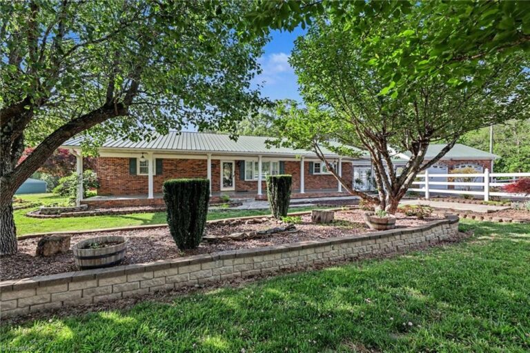 1362 US Highway 311 Walnut Cove – photo 1